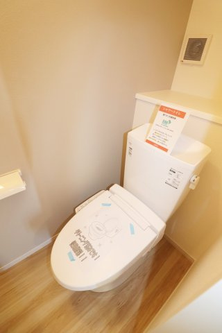 郡山市安積町長久保3丁目　　　 １号棟　　　安積第３小学校、安積第２中学区　のトイレ|※同社施工例