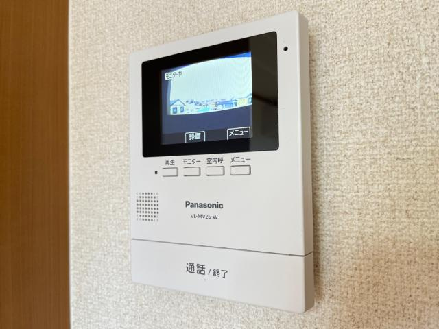 ピュア　レストの内装|カメラ付インターホン