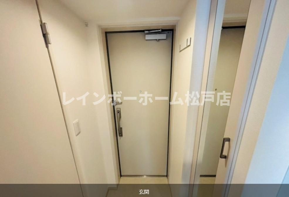 仲介手数料（賃料の1.10ヵ月）の50％OFF対象物件！の玄関|明るい玄関です