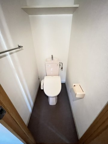 YRPサニーのトイレ|落ち着いた色調のトイレです