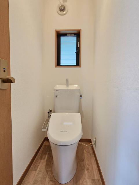 ふじみ野市西鶴ケ岡２丁目の中古一戸建のトイレ|新規交換した温水洗浄便座付きのトイレです。