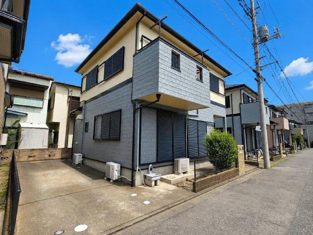 ふじみ野市西鶴ケ岡２丁目の中古一戸建の前面道路含む現地写真