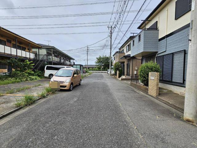 ふじみ野市西鶴ケ岡２丁目の中古一戸建の前面道路含む現地写真|南東側約6.2㎡道路につき開放感があります。
