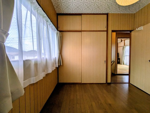 熱海で暮らす日常の洋室|2階洋室4.5帖