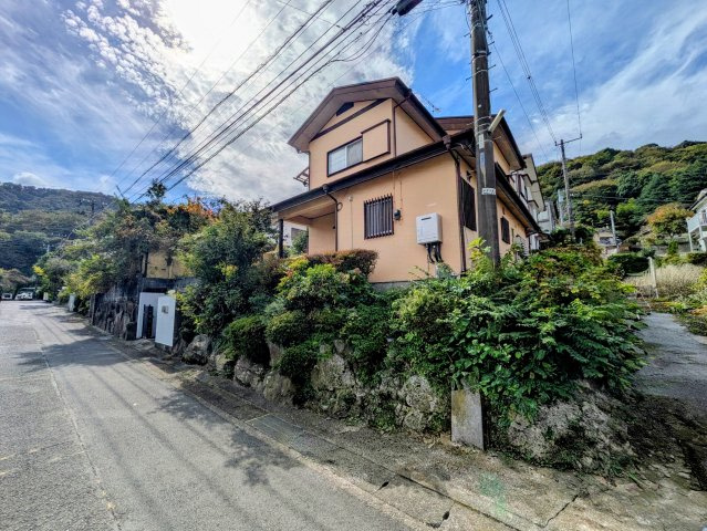 熱海で暮らす日常の前面道路含む現地写真