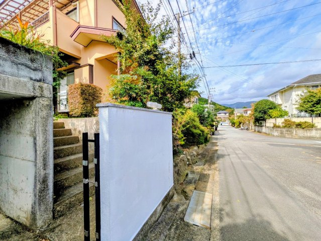 熱海で暮らす日常の前面道路含む現地写真