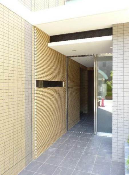 ココラス元代々木のエントランス