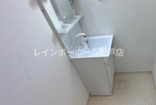 クレサージュ新松戸の洗面所|コンパクトで使いやすい洗面所