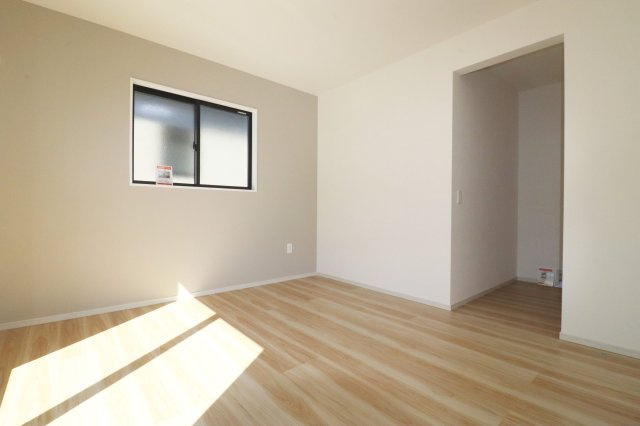 郡山市安積町長久保3丁目　　　 ２号棟　　　安積第３小学校、安積第２中学区　の洋室|※同社施工例