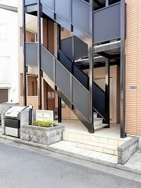 Ｔフラッツ富久町のエントランス
