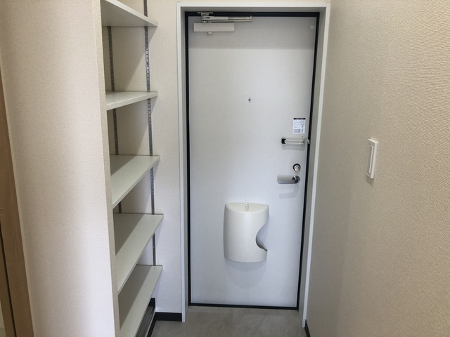 マルカビルの玄関