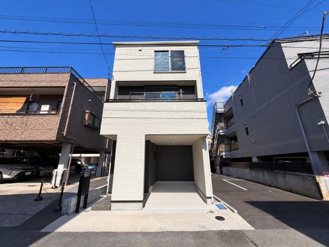 北区堀船3丁目の外観|築浅の美しく高機能な邸宅
角地感覚で陽当り・風通し良好です
利便性もありながら穏やかで暮らし心地の良いエリア