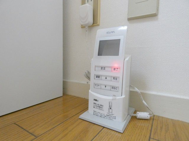 エンブレム梅本のセキュリティ|モニター付きインターホンです