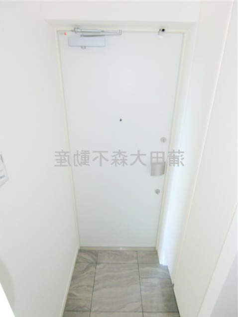 アジールコート大森西の玄関
