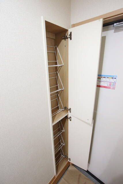 リヒテンハイムの玄関|収納もある玄関です