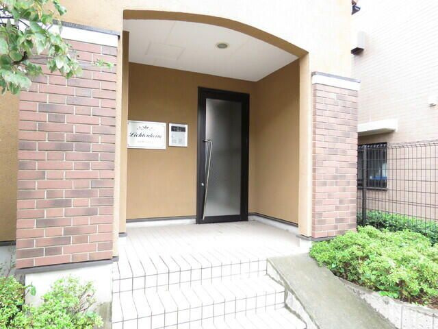 リヒテンハイムのエントランス|落ち着いたエントランスです