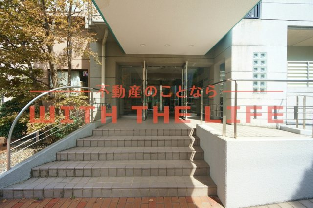 パークレーン六ツ門【キャッシュバック対象】のエントランス|落ち着いたエントランスです