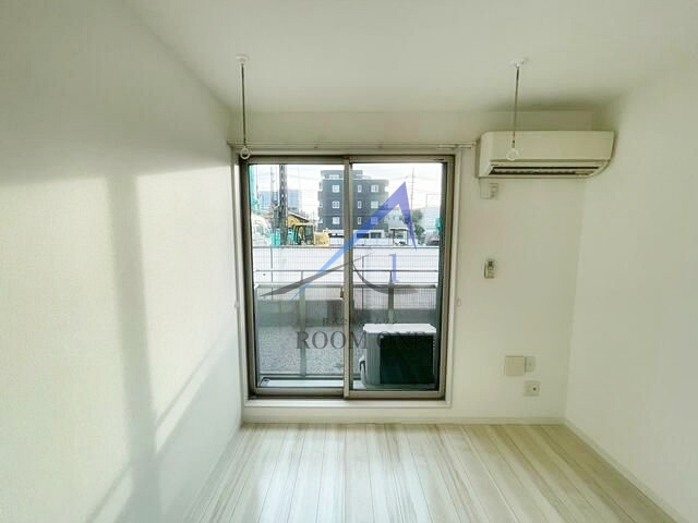 Ｌｉｅｎｓ　ＲＥＧＡＬＯ船堀ｓｔａｔｉｏｎの居間・リビング|洋室のお部屋です。