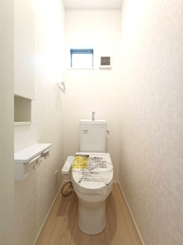 三郷市　彦糸1丁目　新築戸建　全7棟のトイレ|落ち着いたトイレです
