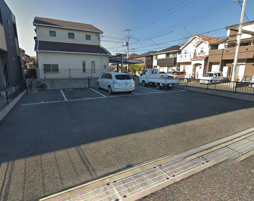 フジパレス葛の葉の駐車場