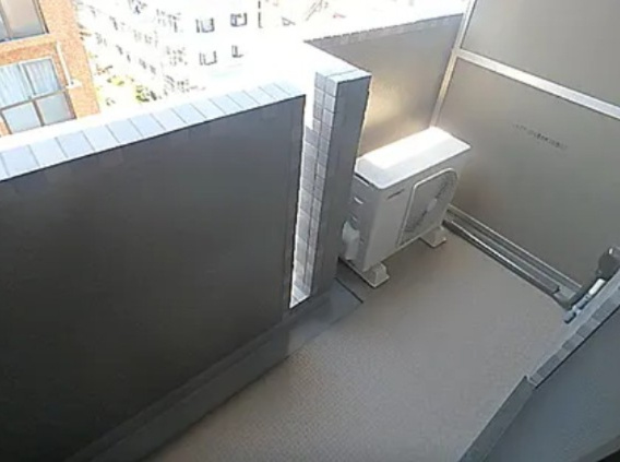 ルーブル蓮根のバルコニー