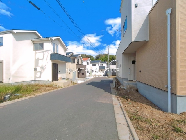 『八王子市新築戸建て』八王子市戸吹町1971【仲介手数料無料】の前面道路含む現地写真|～仲介手数料無料☆八王子ひなた不動産～八王子戸吹町　新築戸建て