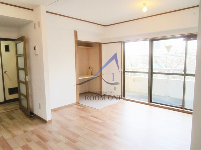 堀第５富岡ビルの居間・リビング|洋室のお部屋です。