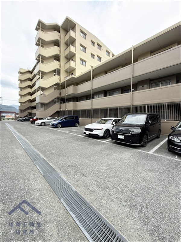 アクロス太宰府パークレジェンドの駐車場