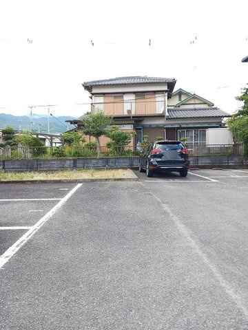 ゆうきヶ丘Ａ棟の駐車場