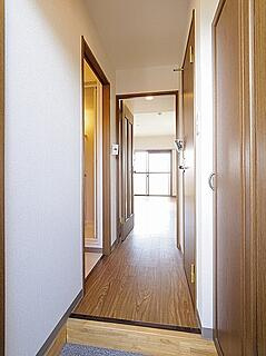 シャルマンSの玄関