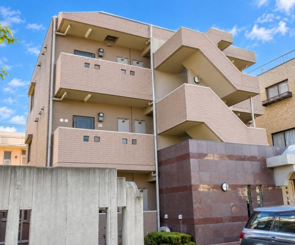 シャルマンSの外観
