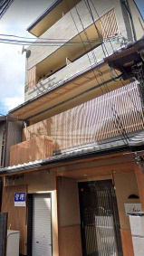京都市東山区三条通南３筋目東大路西入進之町の一棟マンションの外観
