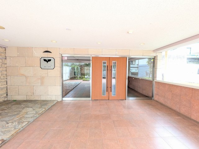 サンクレイドル暁町弐番館のエントランス|～管理形態は全部委託式　キレイにメンテナンスされているマンションです～
