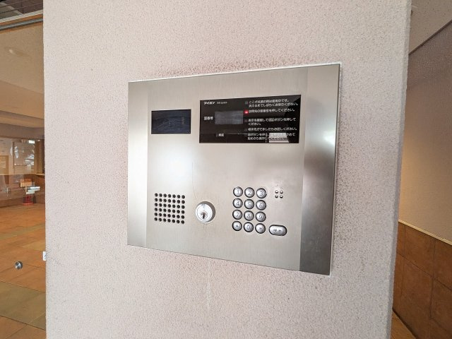 サンクレイドル暁町弐番館の防犯設備|～オートロック付き、防犯性も安心です～