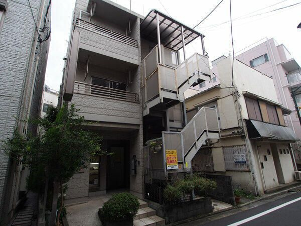 クレストコートの外観