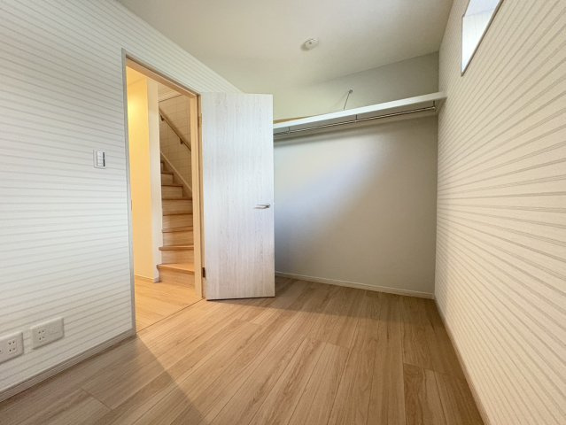 大石東2丁目新築戸建ての収納|一階部分にあり、物置・クローゼットとしても使え、使用用途は様々です。