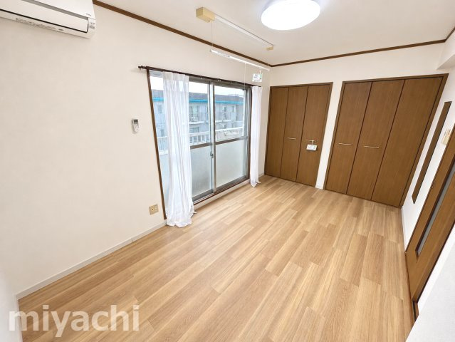 ルミナスコートの洋室