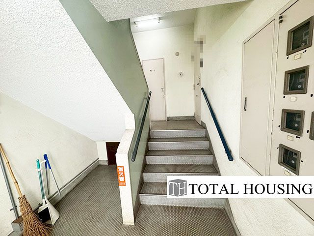 【その他共用部分】 | 南2条マンション | 共用部　階段です