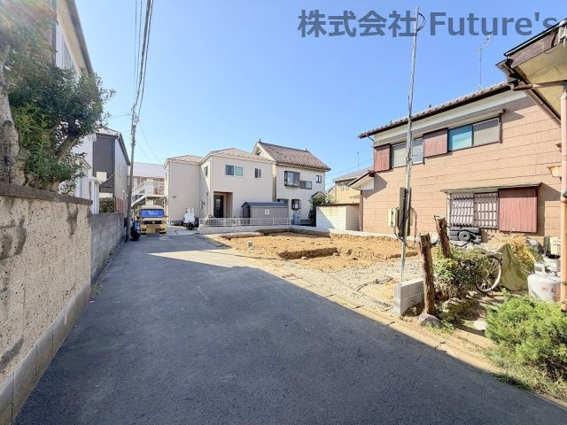 三郷市栄1丁目　新築戸建　全1棟の前面道路含む現地写真|前面道路含む現地写真です。