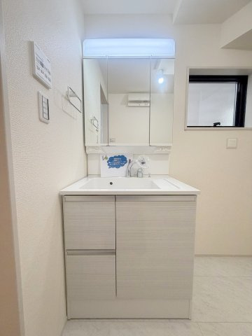 三郷市栄1丁目　新築戸建　全1棟の独立洗面台|同施工会社の参考写真になります。