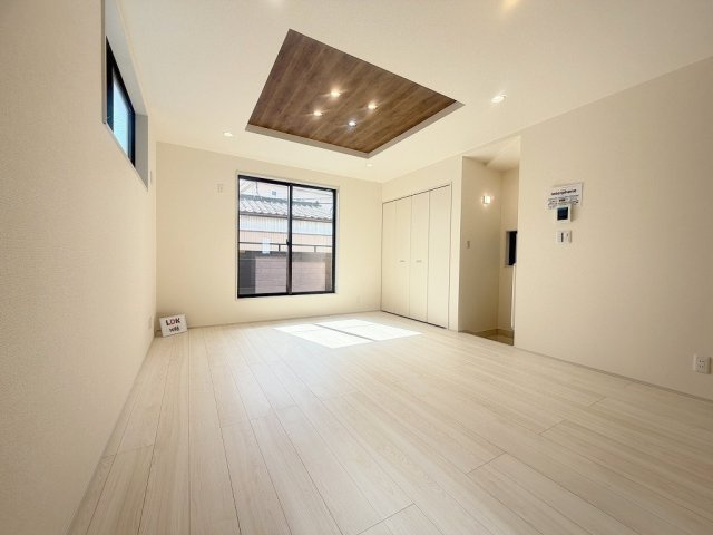 三郷市栄1丁目　新築戸建　全1棟の居間・リビング|同施工会社の参考写真になります。
