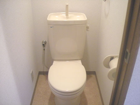 ポプラーレキシダのトイレ|ゆったりとした空間のトイレです