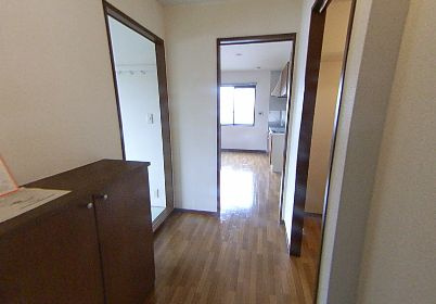 和泉市伯太町６丁目のハイツの玄関|シンプルで使いやすい玄関です