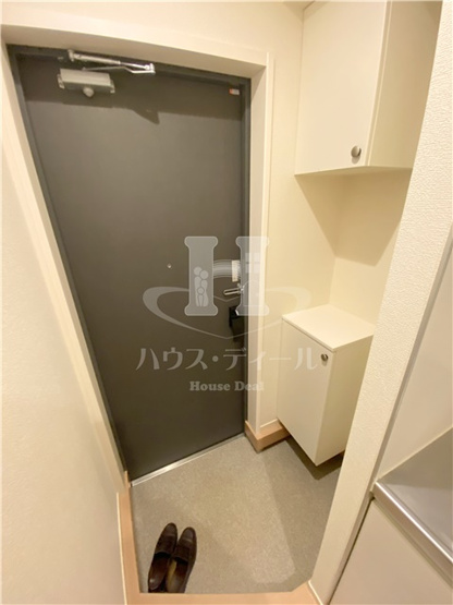 【玄関】 | グリーン・フロッグ・ガーデン タナカ | 収納もある玄関です
