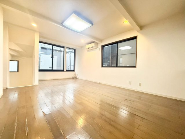 目黒区中目黒4丁目　中古戸建