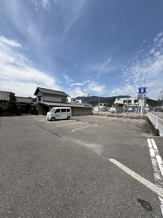 ファミール・ドミの駐車場|駐車場