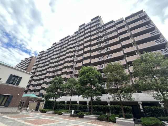 駅が近い・イオンが近い・小学校も近い・役所も近い・管理体制◎・リフォーム済・ペット飼育可◎これ以上言わなくてももうわかりますよね？ネガティブポイントがないってこと！な『パークシティ横濱Ａ棟』リフォームの外観|外観も気になるポイント