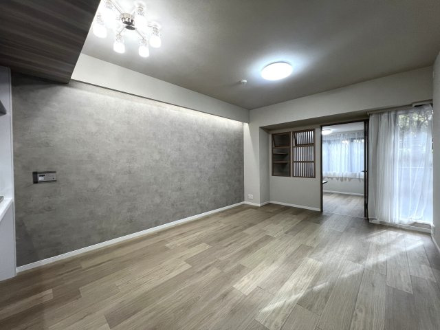 駅が近い・イオンが近い・小学校も近い・役所も近い・管理体制◎・リフォーム済・ペット飼育可◎これ以上言わなくてももうわかりますよね？ネガティブポイントがないってこと！な『パークシティ横濱Ａ棟』リフォームの居間・リビング|居間です