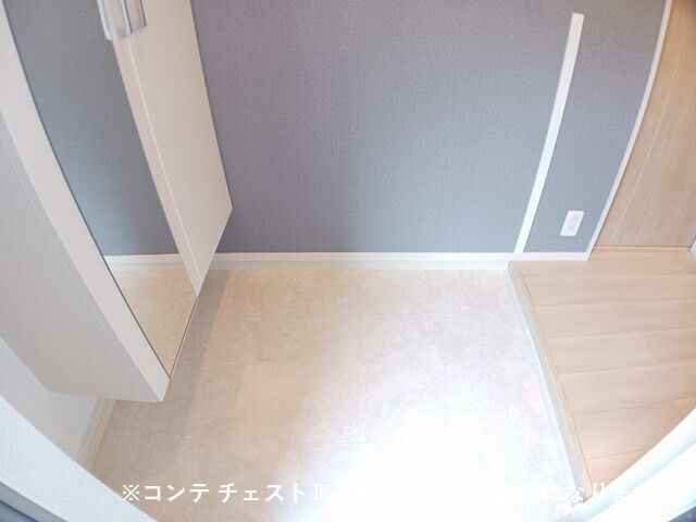 水口町秋葉アパート（０２８６４７４０１）の玄関