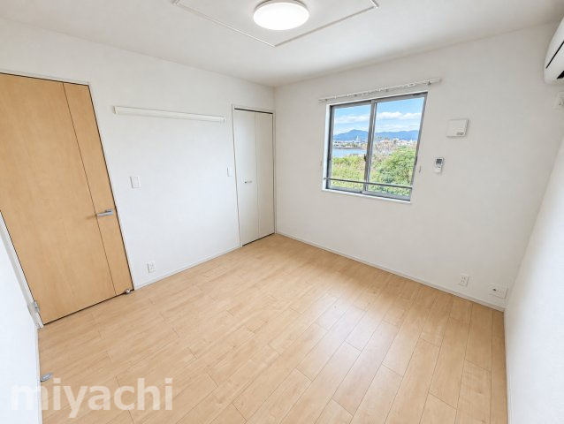 レイナⅢの洋室